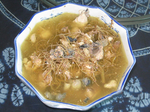 三七根燉雞圖片